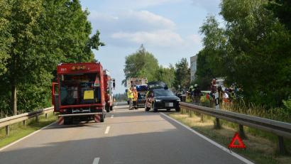 Bild: dob
An der Berglerschleife hat es am Dienstagabend gekracht, weil eine nachfolgende Autofahrerin eine Abbiegerin übersehen hatte.