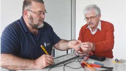 Archivbild: Gabi Schönberger
Bürger können am Dienstag, 18. Juli, von 16 bis 18 Uhr im Eslarner Bauhof beispielsweise Elektrokleingeräte, Fahrräder, Garten- oder Haushaltsgeräte reparieren lassen.