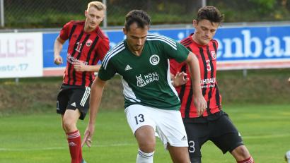Bild: otr
Daniel Lauterbach (links, im Duell mit Benjamin Urban vom SC Luhe-Wildenau) und der SV Mitterteich sind am Samstag beim Oberpfälzer Bezirksligisten SpVgg Pfreimd zu Gast.