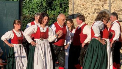 Bild: Stadt Schönsee/exb
Die Trachten- und Volkstanzgruppe begeistert mit ihren schwungvollen Auftritten.