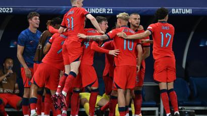 Bild: Tamuna Kulumbegashvili/AP
Englands U21-Fußballer sicherten sich den EM-Titel.