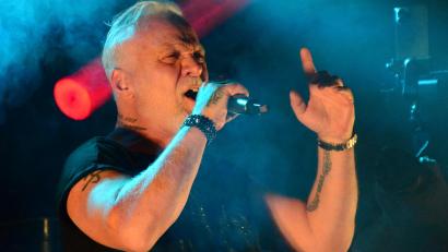 Bild: Kunz
Nino de Angelo singt "Jenseits von Eden" und die Fans sind aus dem Häuschen.
