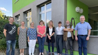 Bild: ge
Sie führen jetzt den Förderverein (von links): Ulrich Lommer, Lidia Perez, Gisela Ottmann, Doris Hofmann, Melanie Sichelstiel, Manuela Wolf, Joachim Gebhardt und Ulrich Zänker.