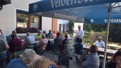 Bild: Klaus Riede/exb
Beim Feierabendseidl der CSU Auerbach war auch Landtagsabgeordneter Harald Schwartz dabei.