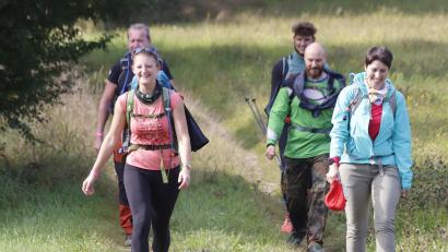Archivbild: mfh
In der Gruppe macht auch das Wandern deutlich mehr Spaß. Weil sich den Großen Schlackenmarsch mit seinen 100 Kilometern Länge viele alleine nicht zutrauen, kann man sich nun erstmals die Strecke mit bis zu drei weiteren Staffelmitgliedern teilen.