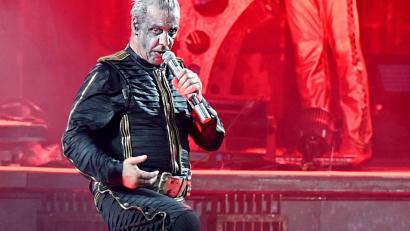Bild: Malte Krudewig/dpa
Till Lindemann steht im Rahmen der Deutschland-Tournee auf der Bühne.