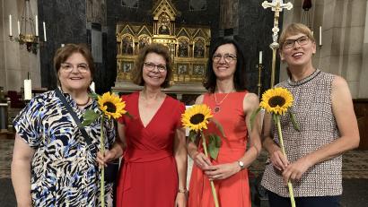 Bild: uz
Damen-Trio mit Orgel.