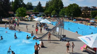 Bild: jr
Einen Rekordbesuch vermeldete das Schwimmmeister-Team am Samstag im Egrensisbad Waldsassen.