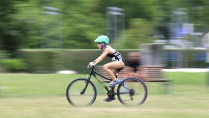 Bild: zg
Radfahren ist die zweite Disziplin beim Piratentriathlon. Für die ganz kleinen Teilnehmer entfällt dieser Teil, sie schwimmen und laufen nur.