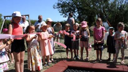 Bild: Kindertagesstätte Nagel/exb
Für die Kinder der katholischen Kindertagesstätte Nagel ging ein Wunsch in Erfüllung: Sie bekamen ein Trampolin.
