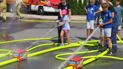 Bild: adj
Beim Ferienprogramm bei der Feuerwehr haben die Kinder immer großen Spaß.
