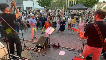 Bild: adj
Mit Hits von Spider Murphy begeisterte Murphy`s Gang bei der Serenade auf der Piazza.