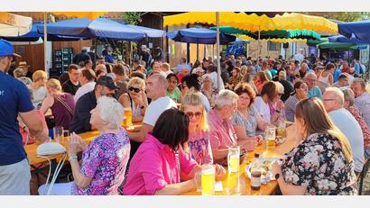 Bild: Fischereiverein Stiftland/exb
Viele Besucher strömten am Samstag und Sonntag zum Fischerfest des Fischereivereins Stiftland.