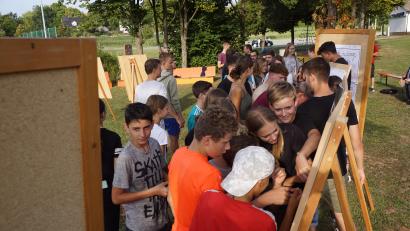 Archivbild: bkr
Bei der ersten Jugendbürgerversammlung im Vorjahr (Bild) haben die Jugendlichen ihre Ideen für die Gemeinde Kastl auf Flipcharts festgehalten. Bei der zweiten Auflage als Teil des Ferienprogramms soll es um einen Jugendtreff gehen.