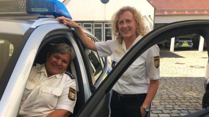 Bild: ihl
Mit Sabine Roidl (rechts), seit 1. Juli Leiterin der die PI Nabburg, und Stellvertreterin Marion Zenger stehen erstmals in der Oberpfalz zwei Frauen an der Spitze einer Inspektion