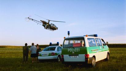 Archivbild: Alfons Witt
Panther-Jagd in Pressath. Im August 2001 kreist ein Hubschrauber über einem Maisfeld in Pressath