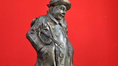 Bild: Wolfgang Steinbacher
Der Wieselbrunnen soll einen geeigneten Platz in Neustadt finden. Alle Leser sind aufgerufen, sich mit Ideen zu beteiligen, wo die Bronzefigur künftig stehen könnte.