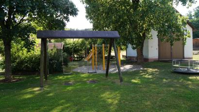 Bild: wel
Der idyllisch gelegene Spielplatz in Mitterauerbach bleibt so, wie er ist. Als einzige Veränderung wird das Karussell durch ein Spielplatzgerät ersetzt, das die Bewohner in Eigenregie aufstellen.