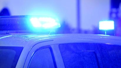 Symbolbild: Carsten Rehder/dpa
Bußgeld und ein Fahrverbot kommen auf eine 62-Jährige zu. Sie war alkoholisiert Auto gefahren.