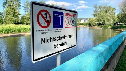 Bild: Gabriele Schönberger
Besonders Gewässer ohne Badewächterinnen und Badewächter vor Ort sind beim Schwimmen gefährlich.