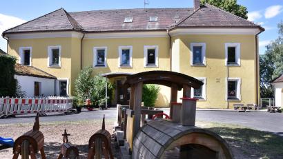 Bild: Stephan Huber
Für zusätzliche Kita-Plätze hat die Stadt Sulzbach-Rosenberg die Anmietung des Schlössls um zwei Jahre verlängert.