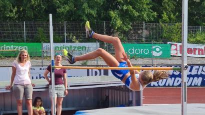 Bild: ESV Amberg
Emma Rank vom ESV Amberg erzielte zwei Bestleistungen, so auch im Hochsprung.