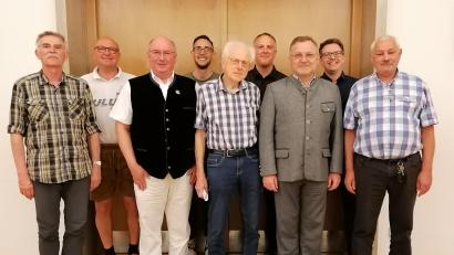 Bild: Koller/exb
Das Konsilium und die Konsultoren (von links): Gerhard Meier, Wolfgang Gerl, Präfekt Michael Koller, Oliver Weiß, Erhard Hirmer, Christoph Halmich, Zentralpräses Stadtpfarrer Markus Brunner, Stefan Ströhl und Bernhard Koller.