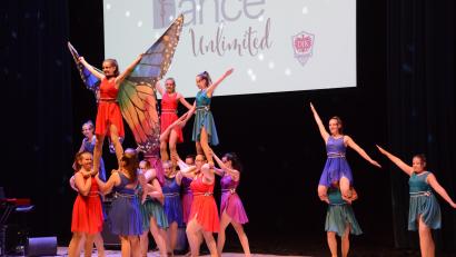 Bild: bey
"Wir fliegen wie die Schmetterlinge" war das Motto der Tanzgruppe der DJK Weiden bei den "Sommerlichtern" in der Max-Reger-Halle.