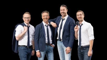 Bild: exb/Peter Neusser
Schlagerparty im Schlosshof mit "Stimmen der Berge"