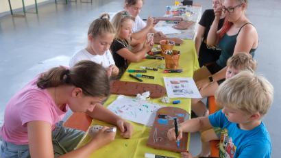 Bild: do
Auch das Kinderbasteln beim Kleintierzuchtverein gehört zum festen Bestandteil des Speinsharter Ferienprogramms.