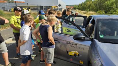Bild: Realschule im Stiftland/exb
Viel gelernt haben Fünftklässler der Realschule im Stiftland bei der Aktion "Hallo Auto".