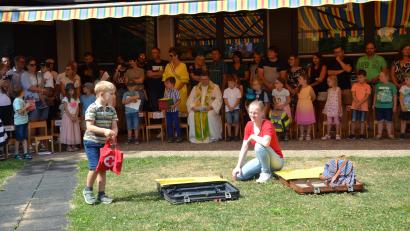 Bild: gi
Die Kinder zeigen symbolisch im Spiel, was sie von der Kindergartenzeit mitnehmen und was sie für die Schule brauchen.
