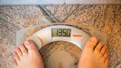 Symbolbild: Lino Mirgeler/dpa
Können die Medikamente, die man sich selbst unter die Haut spritzt, beim Abnehmen helfen?