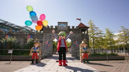 Bild: Playmobil PR
Sommerspaß für die ganze Familie: wir verlosen 5x 4 Freikarten für den Playmobil-Funpark in Zirndorf.