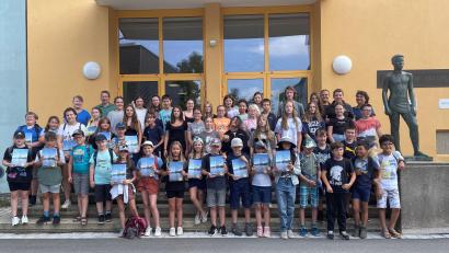 Bild: Kreisjugendring/exb
Die Klasse 4b der Grundschule Neustadt/WN und die Klasse 6b der Lobkowitz-Realschule haben mit jeweils 28 Geschichten die meisten Texte pro Schulklasse geschrieben.