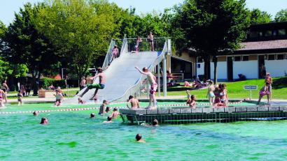 Bild: Petra Hartl
Das Naturerlebnisbad Schnaittenbach ist eine Freizeitoase für Erholungssuchende und begeisterte Schwimmer.