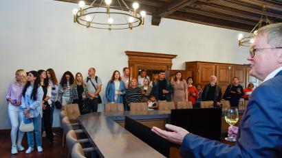 Bild: Petra Hartl
Der Oberbürgermeister der Stadt Amberg, Michael Cerny, hat eine ukrainische Hochschuldelegation im Rathaus Amberg empfangen.