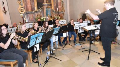 Bild: no
Der Posaunenchor Illschwang, unter der Leitung von Martin Schmidt, war beim Sommerkonzert in der Kirche besonders gefordert.
