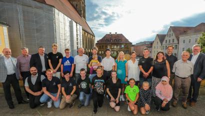 Bild: Wolfgang Steinbacher
Die ausgezeichneten Schüler und Lehrer mit dem Organisationsteam.
