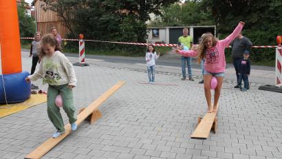 Bild: pi
Geschicklichkeit ist bei der Ferienaktion gefragt.