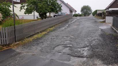 Bild: bkr
Welchen Status genießt die 75 Meter lange Danziger Straße in der Zweifelau? Diese Frage ist noch ungewiss. Sicher ist aber, dass sie saniert werden müsste.
