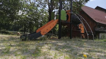 Bild: wrl
Am Grasbewuchs am Trischinger Spielplatz stören sich manche.