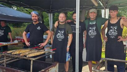 Bild: uz
Am frühen Abend ausverkauft. Die Fische gehen weg wie die warmen Semmeln.