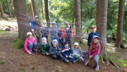 Bild: Kinderhaus Steinwaldzwerge/exb
Das Ferienprogramm des Kinderhauses Steinwaldzwerge führte zum „Waldsofa“.