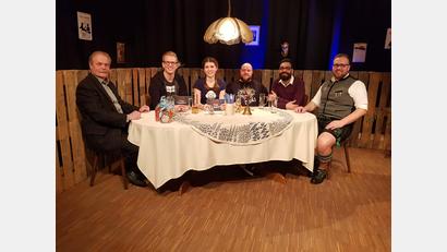 Bild: exb
Die Teilnehmer des Stammtischgesprächs waren (von links): Dr. Ludwig Schießl, Christoph Molthagen, Antonia Kourtides, Daniel Kist, Salim Abo Harash und Felix Bauernfeind.