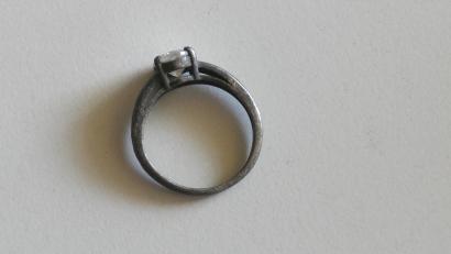 Bild: Stefan Karl/exb
Der Feuerring aus dem Schwandorfer Müllofen ist aus Silber und Zirkonia.