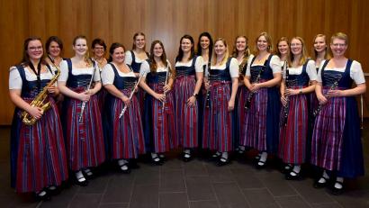 Bild: Nolden/exb
Neue Dirndl gibt es für die für die Musikerinnen der Neunburger Stadtkapelle.