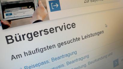 Symbolbild: Luisa Hofmeier/dpa
Eine umfangreiche digitale Verwaltung, organisiert von einer professionell geleiteten IT-Abteilung, soll die Bürger-Dienste weiter verbessern.