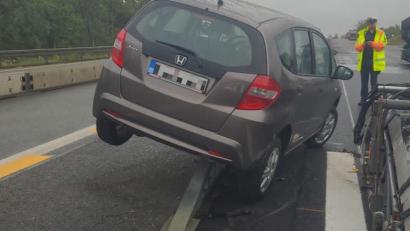 Bild: Verkehrspolizei Weiden
Auf der A 93 ist am Montagabend ein Unfall passiert.