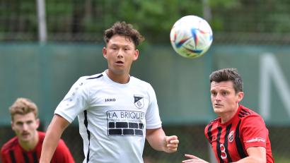 Bild: A. Schwarzmeier
Die Spieler des SC Luhe-Wildenau (rechts Spielertrainer Benjamin Urban) legen eine Zwangspause ein: Die Heimpartie gegen den TSV Seebach musste wegen Unbespielbarkeit des Platzes abgesagt werden.